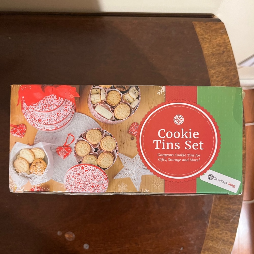Star pack Fancy  Set of Three Cookie Tins - Picture 2 of 4